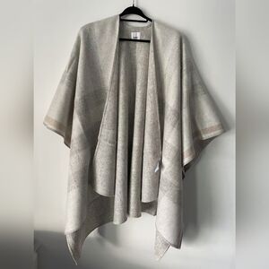 Burberry Reversible Cashmere Cape